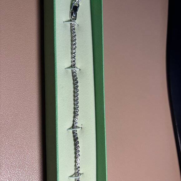 Swarovski Emily Tennis Bracelet Jewelry Collection New in Box w/o tags - Picture 3 of 6